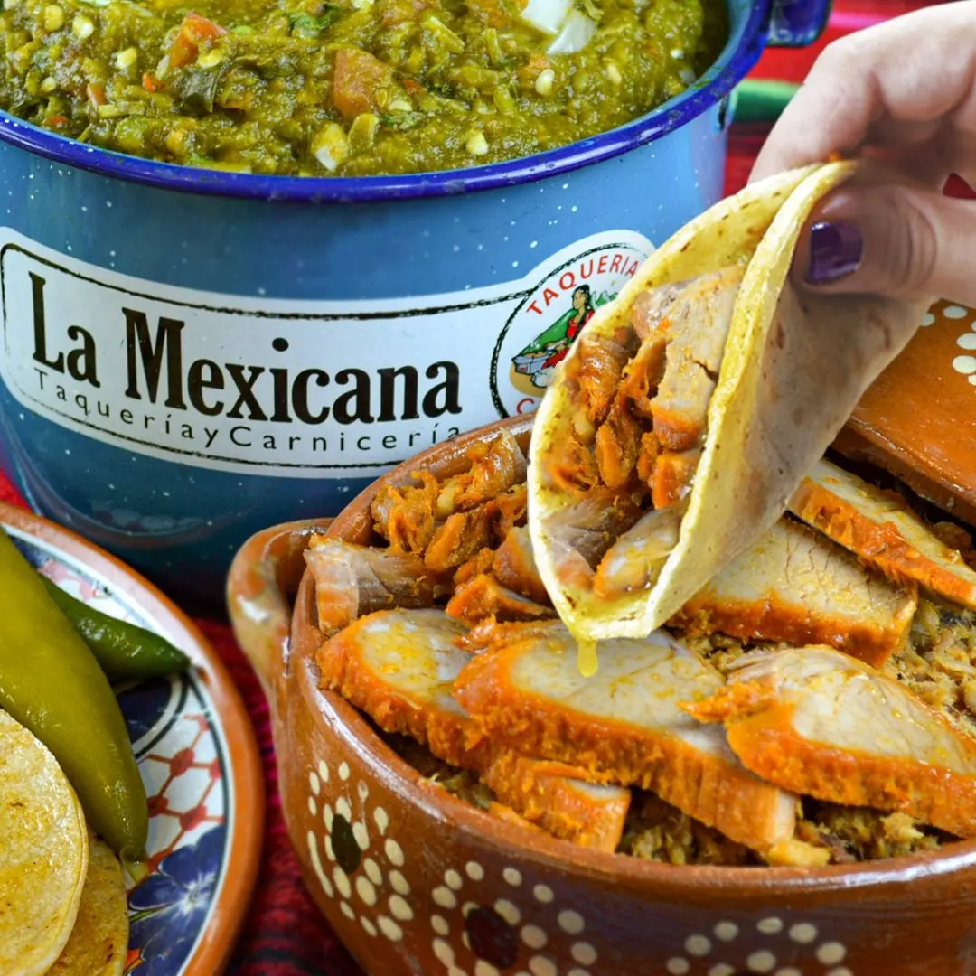 Orden de tacos de canasta de La Mexicana con refresco